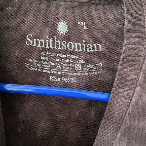 Youth boys size large (12-14) Smithsonian Gorilla faced tshirt. - Picture 3 of 6